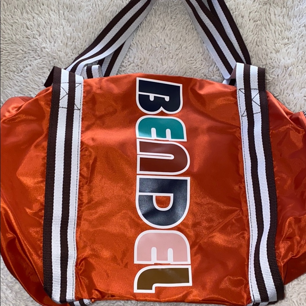 ✨Limited Edition✨ NWOT Henri Bendel Gym Bag - Picture 6 of 9